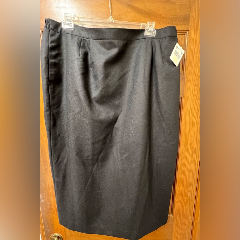 NWT Parisian Signature Black Wool Skirt